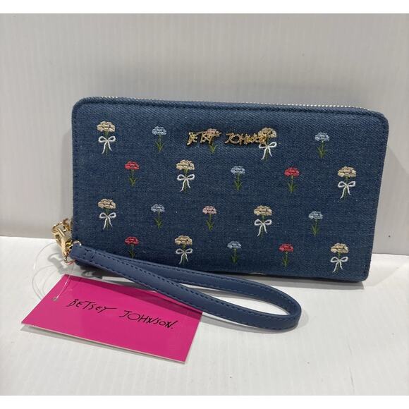 NWT Betsey Johnson Zip Around Wallet Wristlet Blue Denim W Embroidered Flowers - Picture 1 of 10